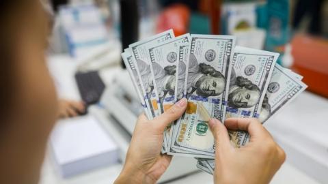 usd-tang-nong-vang-lap-dinh