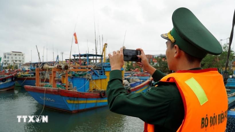 Gia Lai là tỉnh đầu tiên lắp máy giám sát hành trình cho tàu cá dài 12-15m
