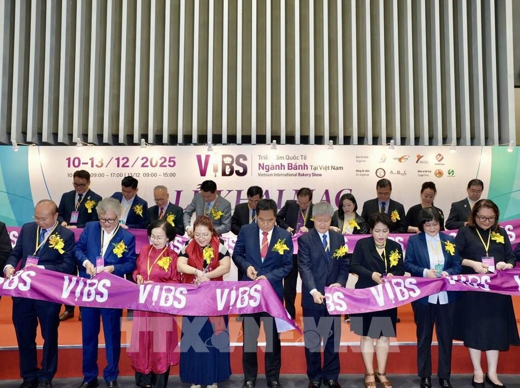 trien-lam-quoc-te-nganh-banh-2025-quy-tu-120-don-vi-tu-12-quoc-gia