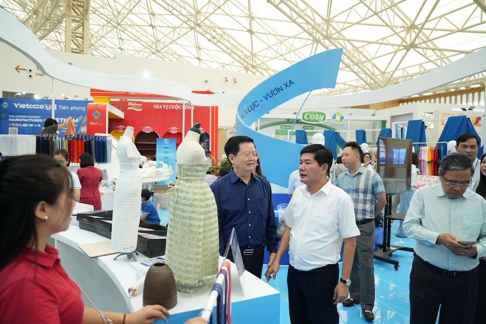 vinatex-trung-bay-gian-hang-quy-mo-tai-trien-lam-80-nam-thanh-tuu-dat-nuoc