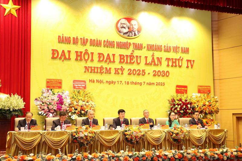 xay-dung-tkv-thanh-tap-doan-kinh-te-nha-nuoc-lon-manh-phat-trien-nhanh-ben-vung