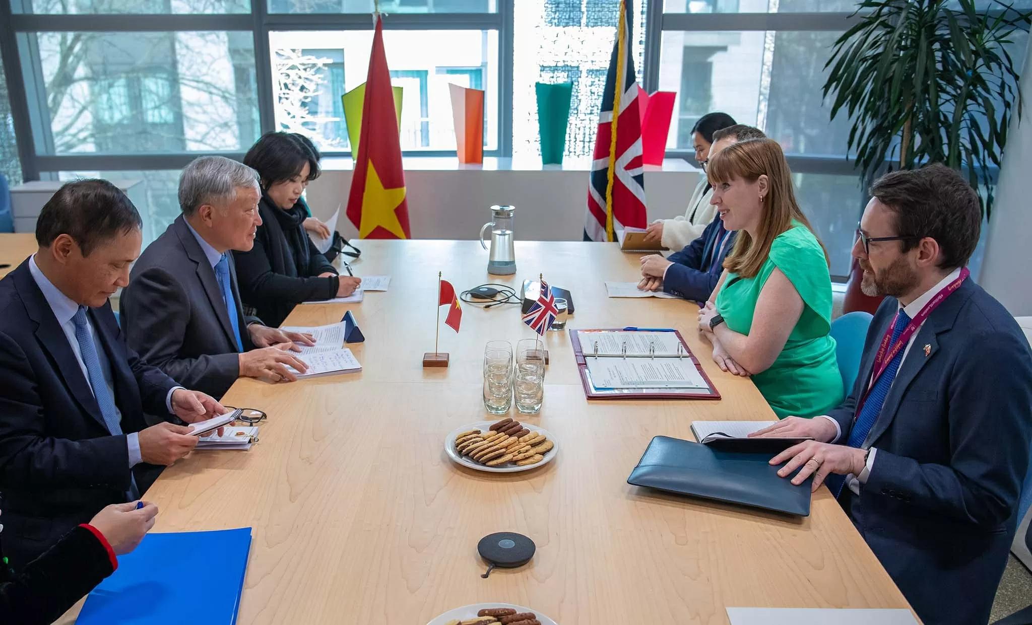 thuc-day-va-lam-sau-sac-hon-nua-quan-he-doi-tac-chien-luoc-viet-nam-vuong-quoc-anh