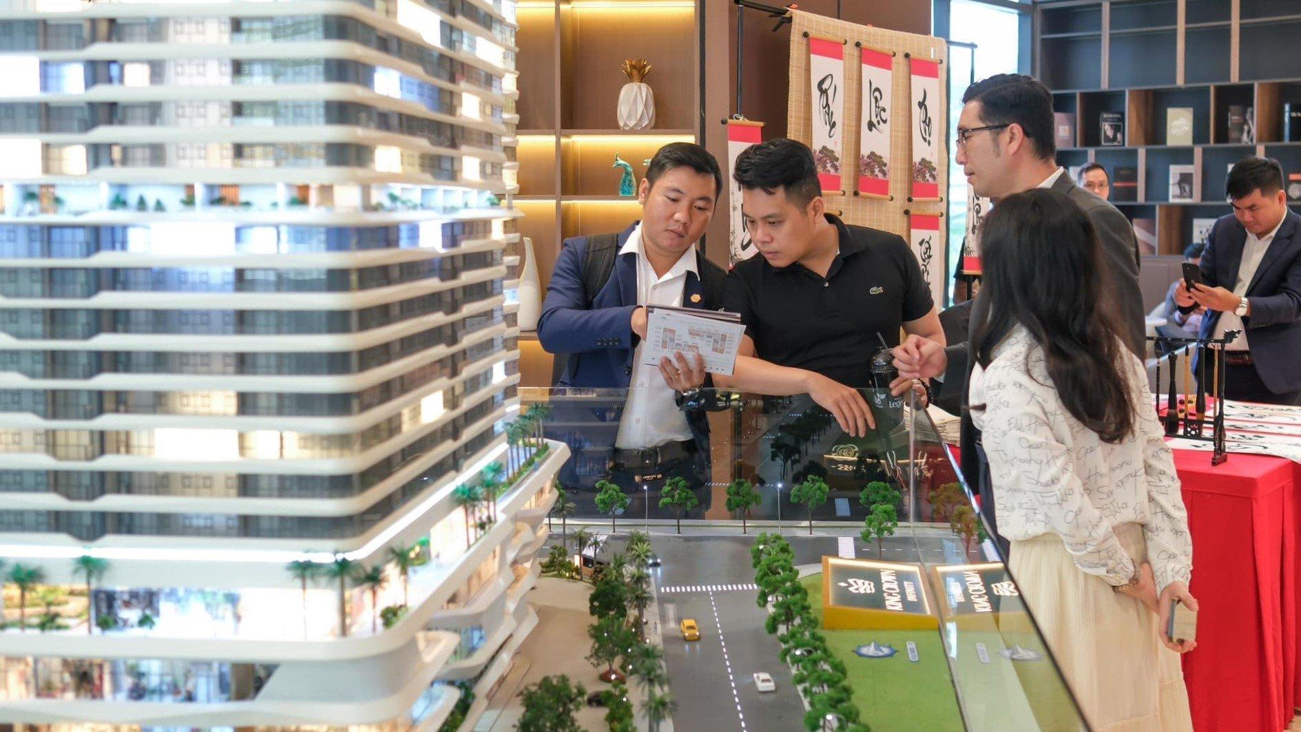Giá căn hộ vẫn 'neo' ở mức cao