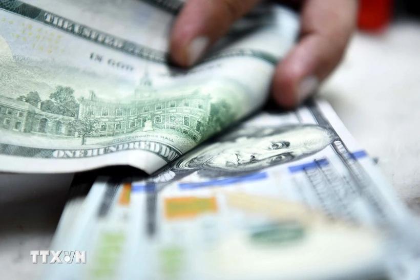 dong-usd-manh-len-nho-luc-day-tu-cac-cuoc-dam-phan-thuong-mai-cua-my