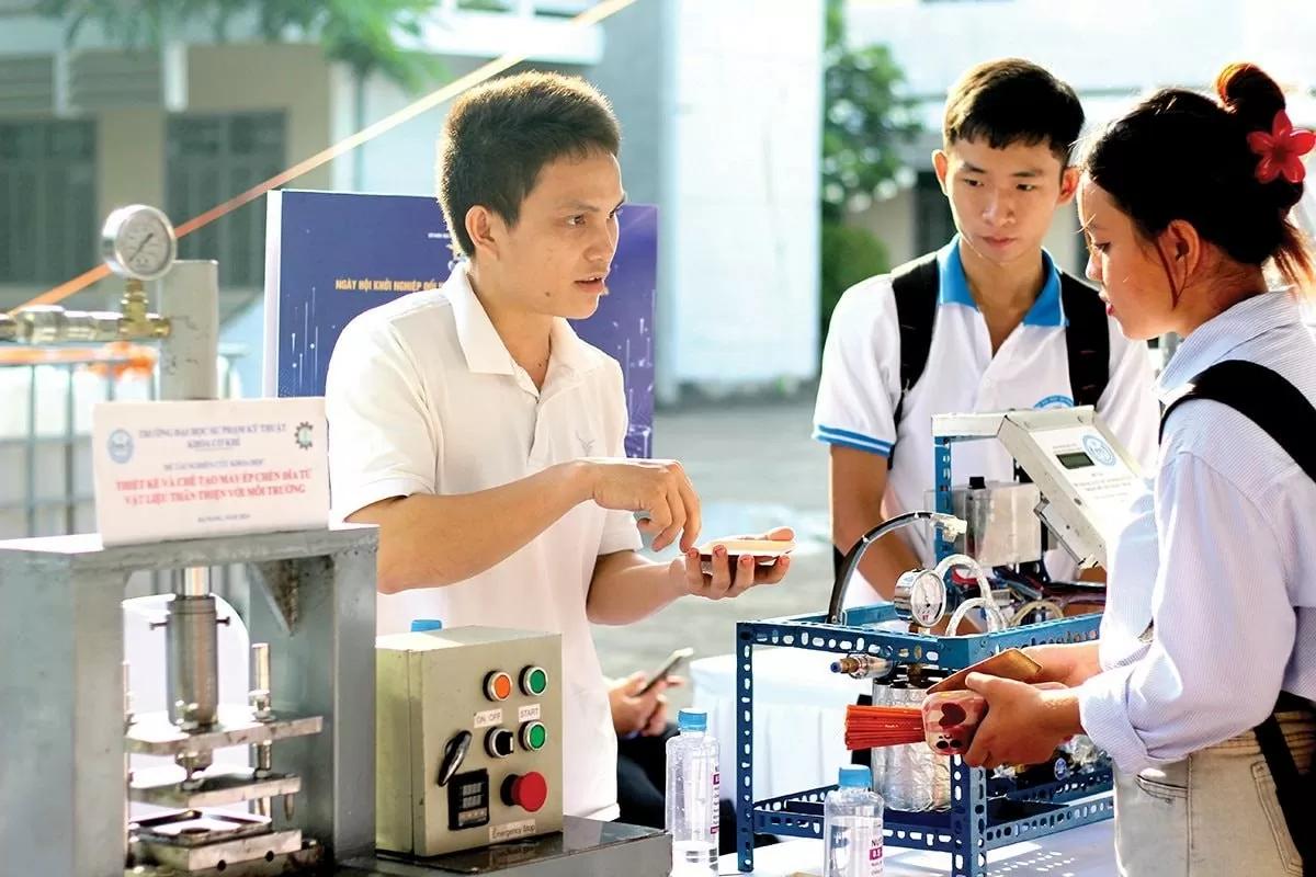 khoi-nghiep-da-hoi-tu-du-thien-thoi-dia-loi-nhan-hoa