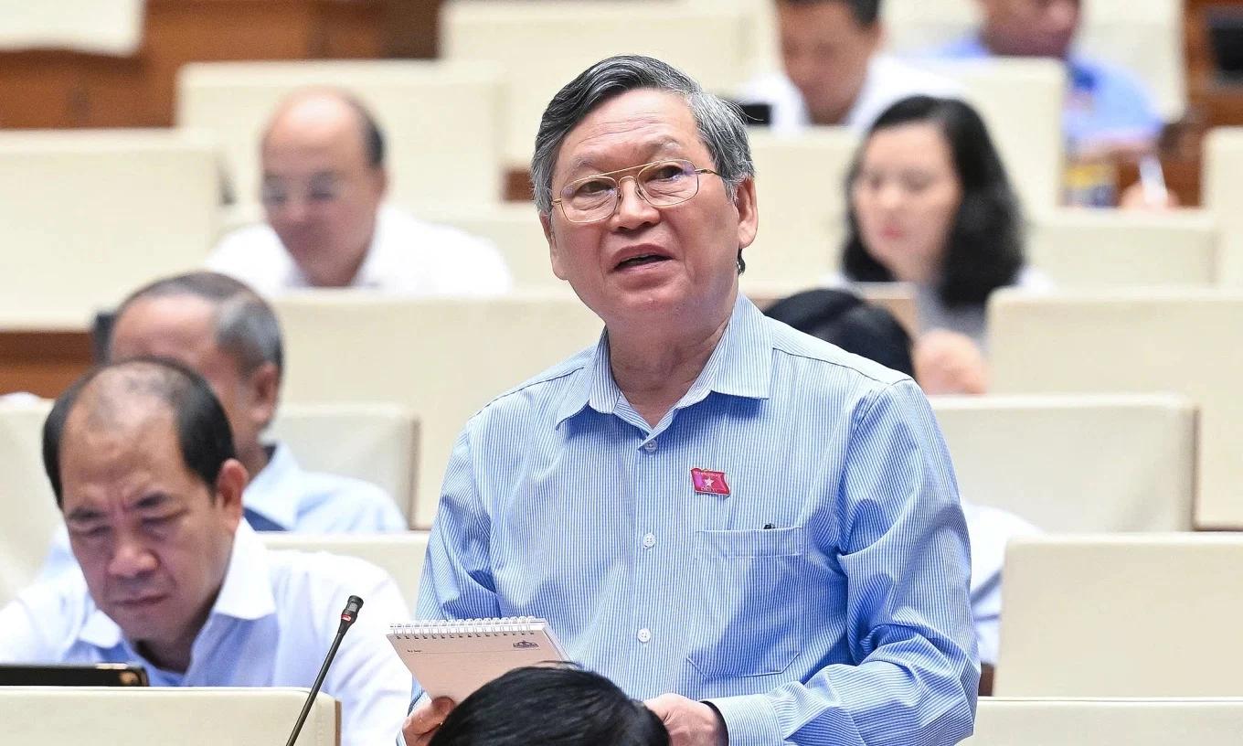 Hàng giả 'lưu hành hợp pháp' do đâu?