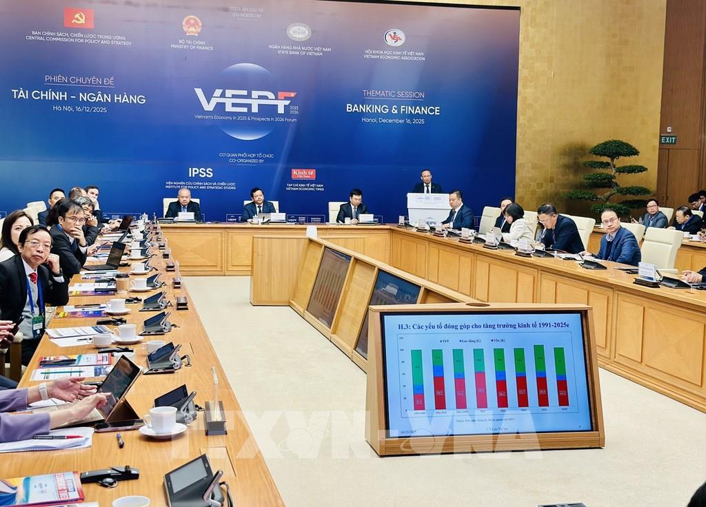 Diễn đàn Kinh tế Việt Nam 2025: Con đường để đạt tăng trưởng cao đi đôi với phát triển bền vững
