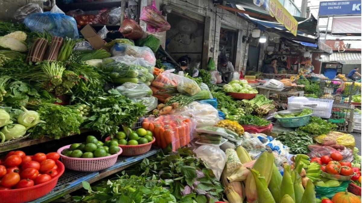 rau-cu-tang-gia-manh-tin-hieu-canh-bao-mat-bang-gia-moi