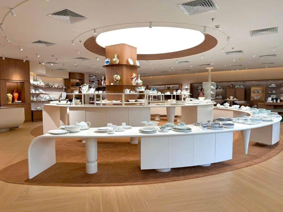 Trải nghiệm không gian Sứ tinh hoa tại Showroom Minh Long Hà Nội