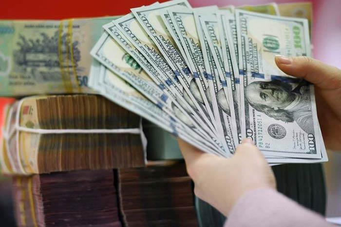 gia-usd-tu-do-tang-manh-len-sat-26000-dong