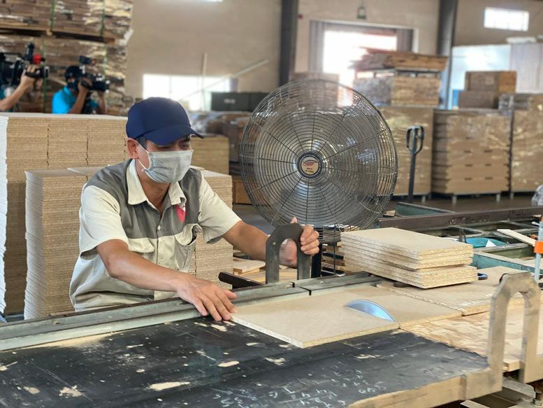 nang-cao-tieu-chuan-rung-trong-giu-vung-thi-truong-go-cao-cap