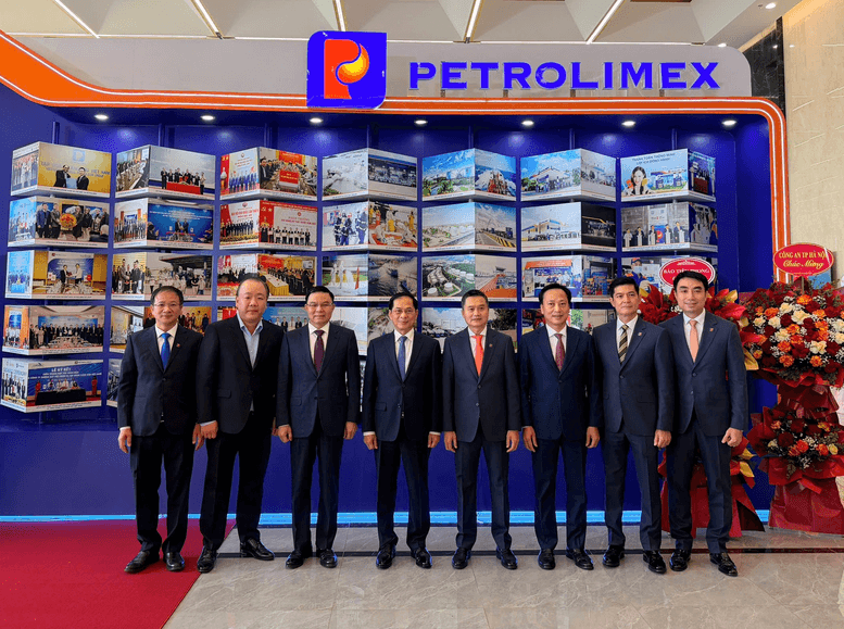 petrolimex-bieu-tuong-cua-y-chi-khat-vong-vuon-len-manh-me