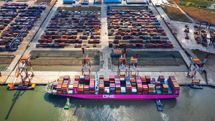 xuat-khau-fdi-va-tang-lop-trung-luu-bo-ba-vang-cua-kinh-te-viet-nam-2025