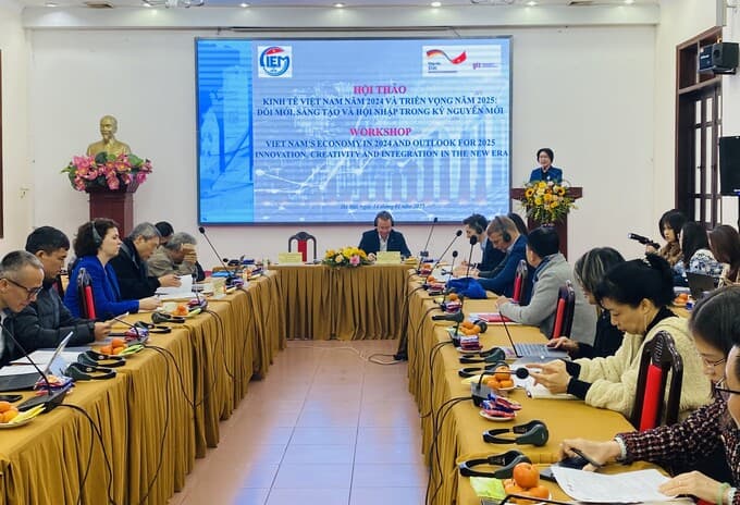 bon-thach-thuc-voi-tang-truong-kinh-te-viet-nam-trong-2025