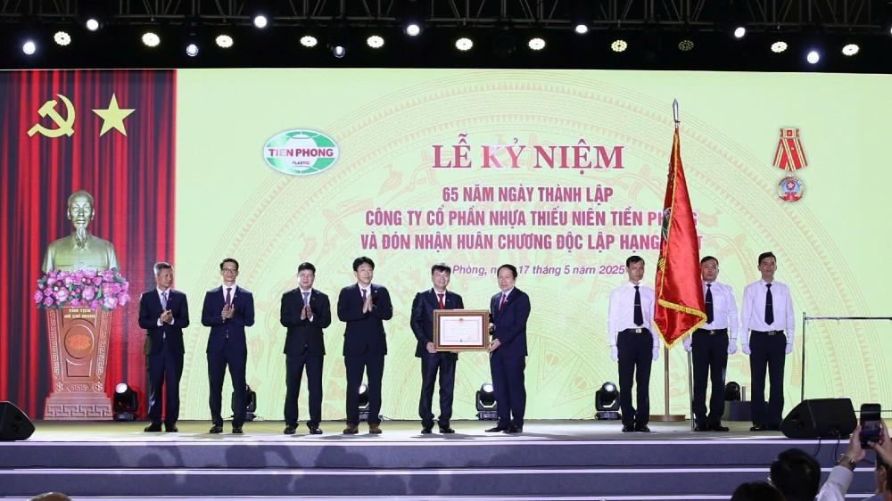 thuong-hieu-phat-trien-cung-dat-nuoc