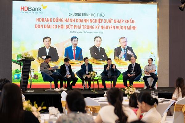 Doanh nghiệp xuất nhập khẩu trước biến động: Cơ hội và giá trị của bạn đồng hành