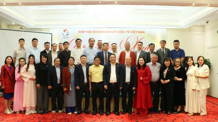 Ngành điện tử Việt Nam trước vận hội mới: Xuất khẩu vượt 164 tỷ USD, khát vọng làm chủ công nghệ