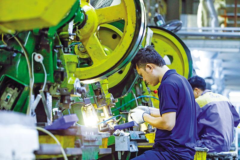 Năm 2026 chuyển mình giữa giông bão