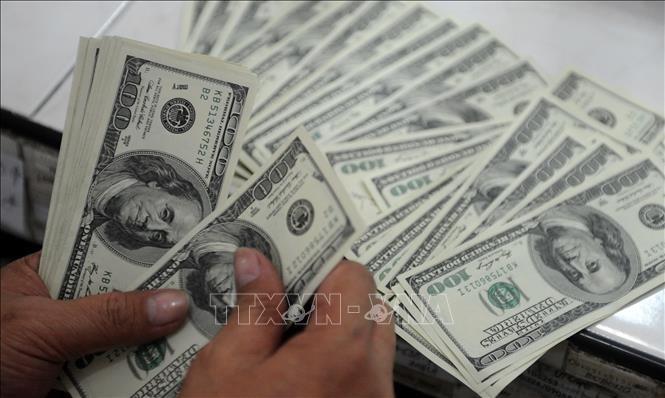 Ai sẽ hưởng lợi khi đồng USD mạnh lên?