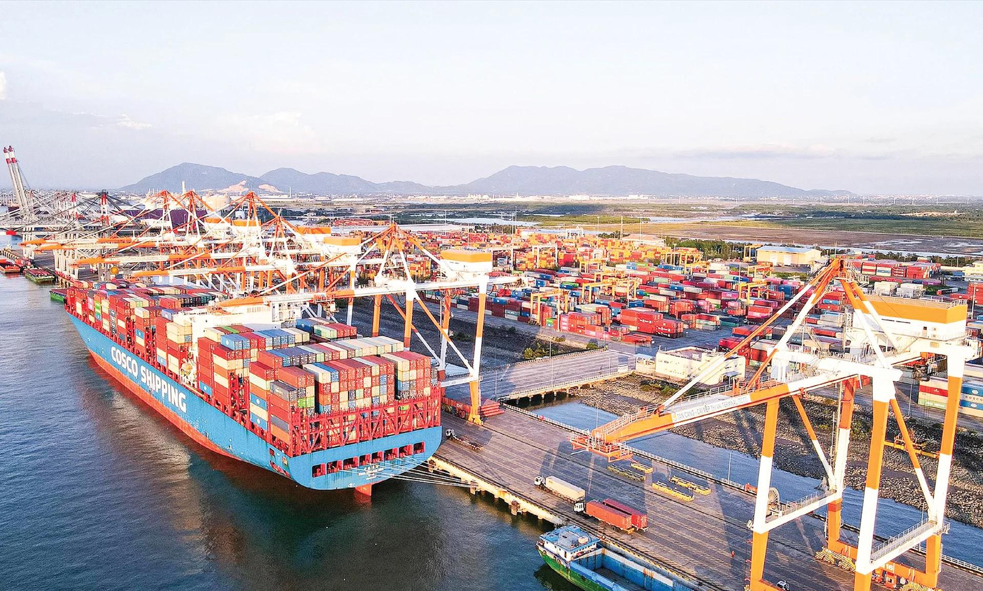 Siêu đô thị TP.HCM: Hợp lực để cạnh tranh với các trung tâm logistics toàn cầu