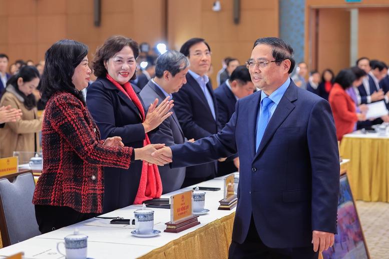 thu-tuong-so-hoa-tao-da-xanh-hoa-lan-toa-doanh-nghiep-but-pha-dat-nuoc-vuon-xa