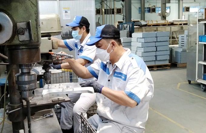 de-nghi-giu-nguyen-bieu-thue-luy-tien-7-bac-tranh-nhay-bac-qua-manh