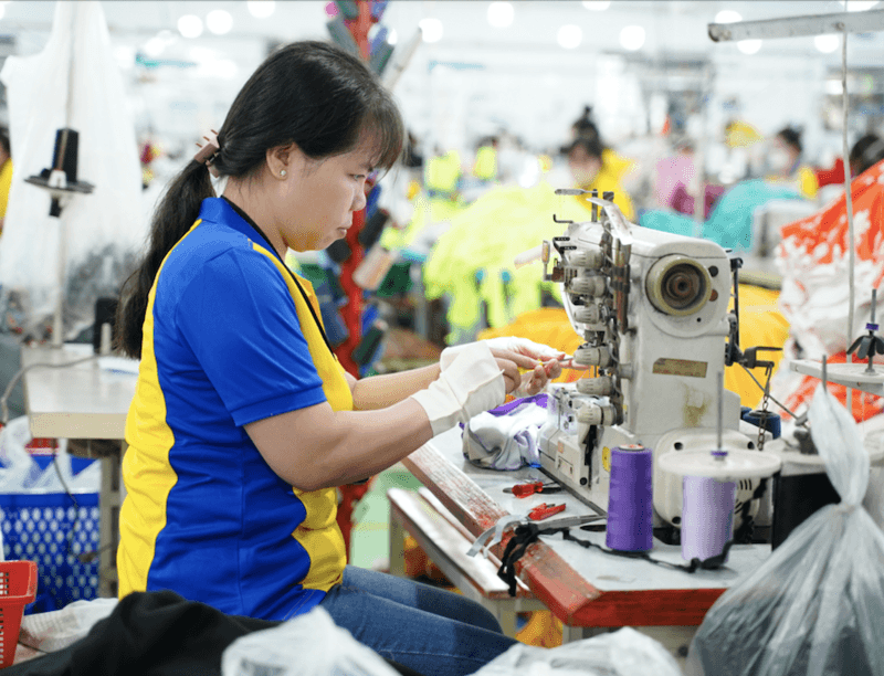 hut-von-vao-soi-det-nhuom-kho-khan-dang-niu-chan-nganh-det-may