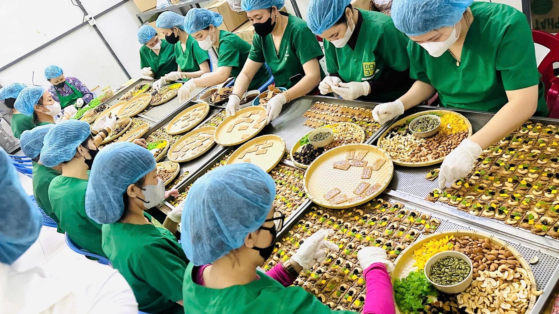 Thị trường Tết 2026: DN kiểm soát giá để hút khách, tăng doanh số