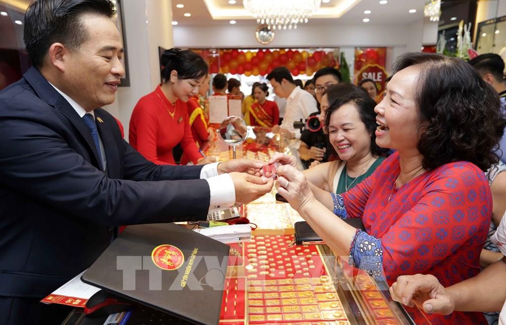 Chuyển nhượng vàng miếng có thể chịu thuế thu nhập cá nhân 0,1%