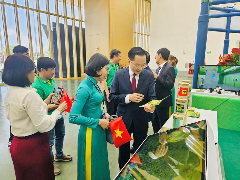 phan-bon-binh-dien-khang-dinh-thuong-hieu-quoc-gia-voi-tam-nhin-xanh-hoa-so-hoa-tai-trien-lam-80-nam-thanh-tuu-dat-nuoc