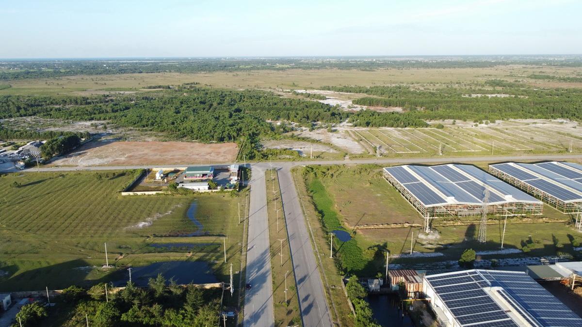 doanh-nghiep-tre-de-xuat-du-an-nha-may-san-xuat-vat-lieu-thach-anh-tai-quang-tri