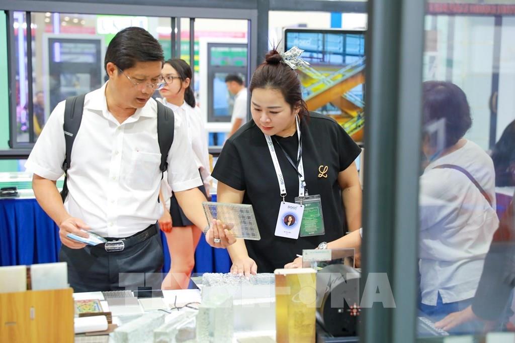 "Cầu nối” doanh nghiệp Việt Nam với thế giới