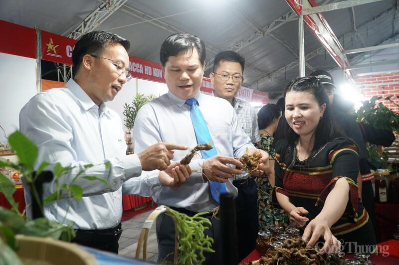 Hơn 5 tỷ đồng doanh thu từ Hội chợ Công Thương và OCOP Quảng Ngãi 2025
