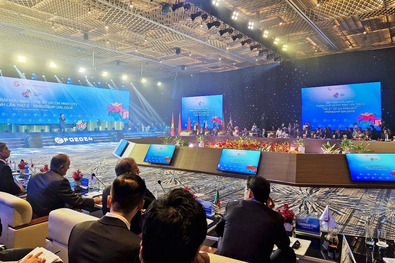 tp-ho-chi-minh-tiep-tuc-la-doi-tac-nang-dong-coi-mo-va-chan-thanh-voi-cac-dia-phuong-tren-the-gioi