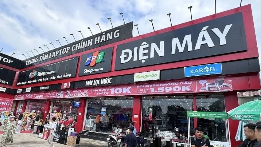 FPT Retail bán thêm UAV, drone; PAN Group thu 2.600 tỷ đồng từ Bibica; TNG làm trạm sạc