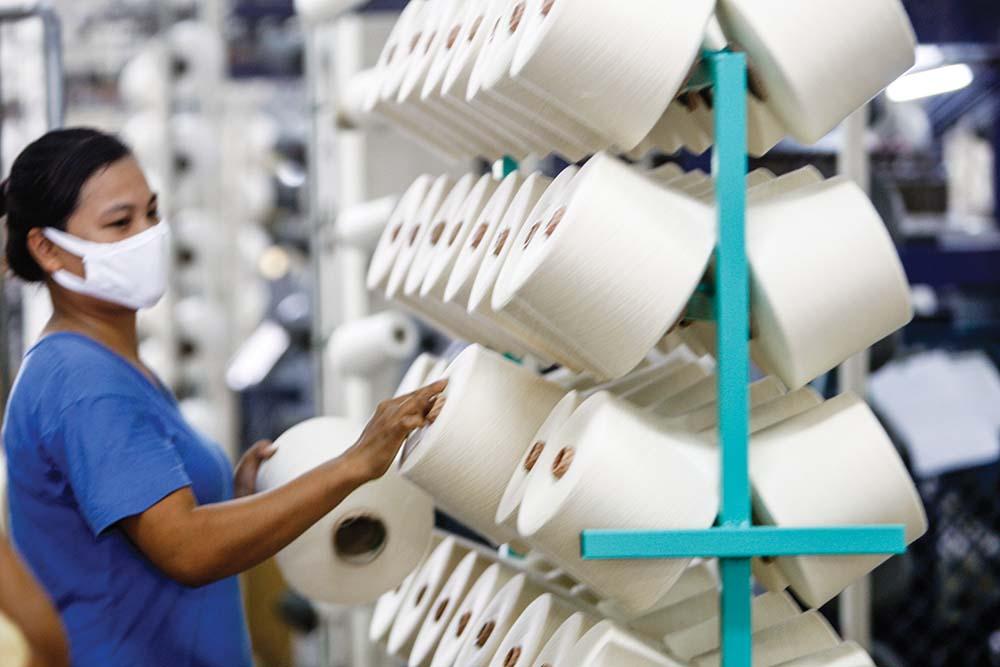 phong-ve-thuong-mai-tiep-tuc-nong-trong-nam-2025