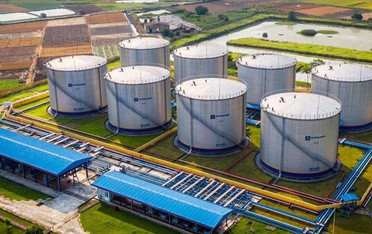 ca-nuoc-co-33-thuong-nhan-dau-moi-258-thuong-nhan-phan-phoi-xang-dau