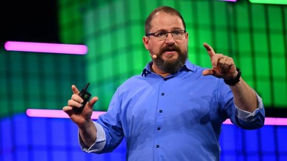 qualcomm-tung-chip-ai-thach-thuc-de-che-nvidia-va-amd