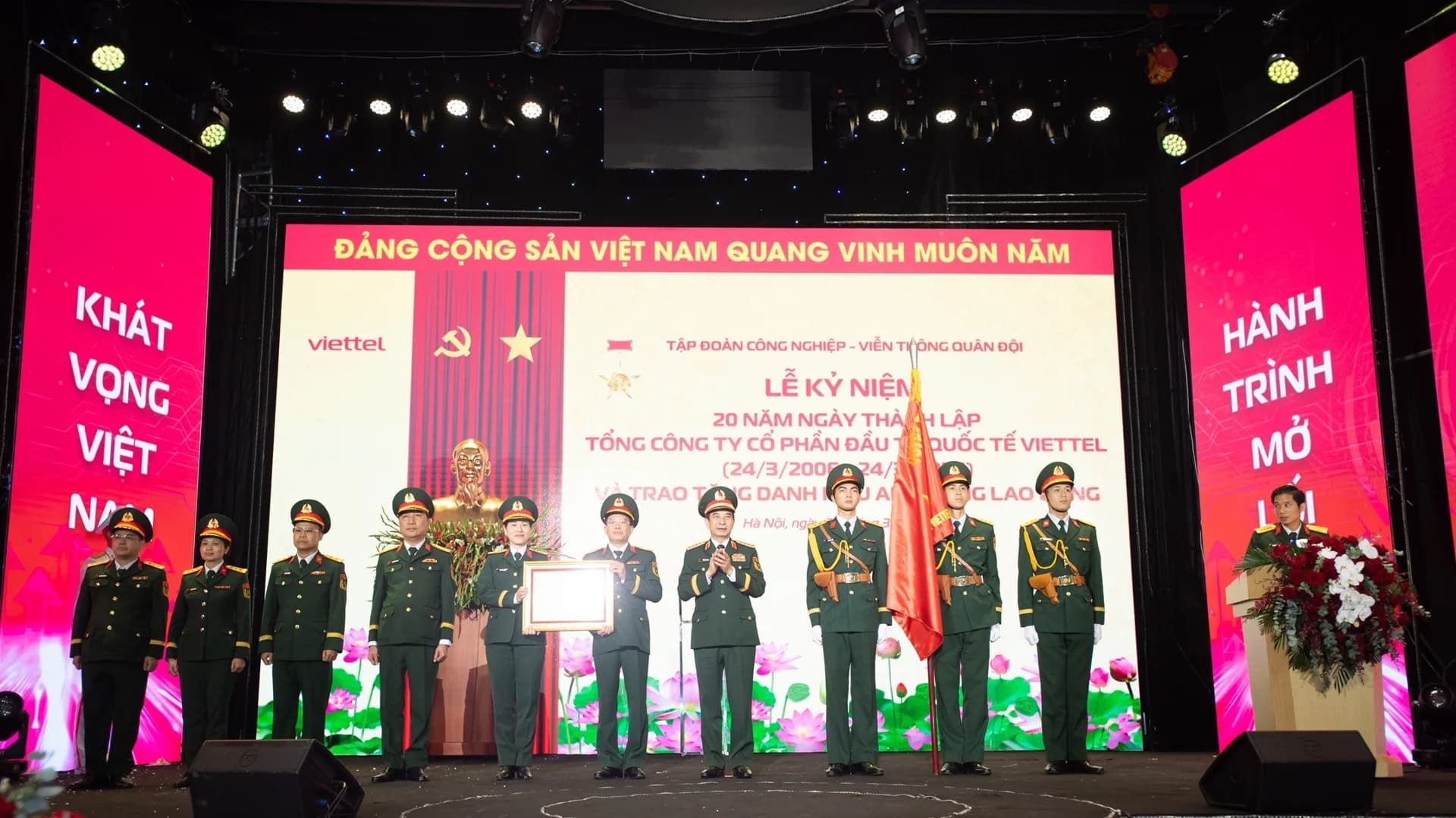 Viettel thu 3 tỷ USD mỗi năm từ kinh doanh quốc tế