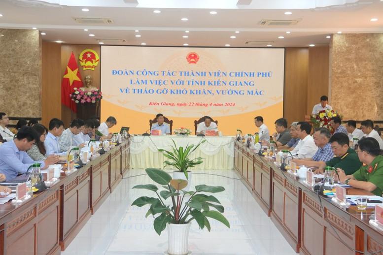 doan-cong-tac-cua-thanh-vien-chinh-phu-lam-viec-voi-dia-phuong-de-thuc-day-san-xuat-kinh-doanh-phan-dau-dat-muc-tieu-tang-truong-2025