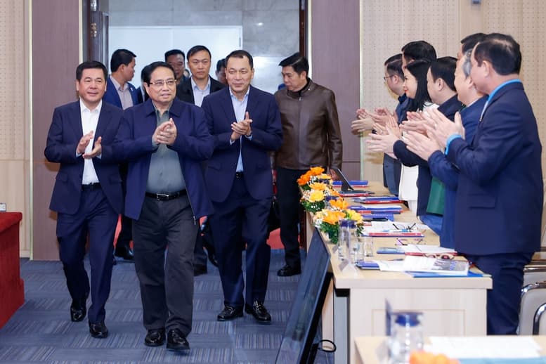 thu-tuong-xay-dung-nhung-cong-trinh-the-ky-dut-khoat-khong-de-thieu-dien-voi-tang-truong-kinh-te-2-con-so