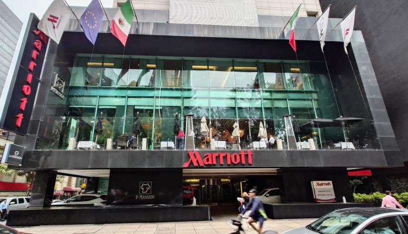 Caterpillar, Marriott thông báo thiệt hại từ cuộc chiến thuế quan của Mỹ