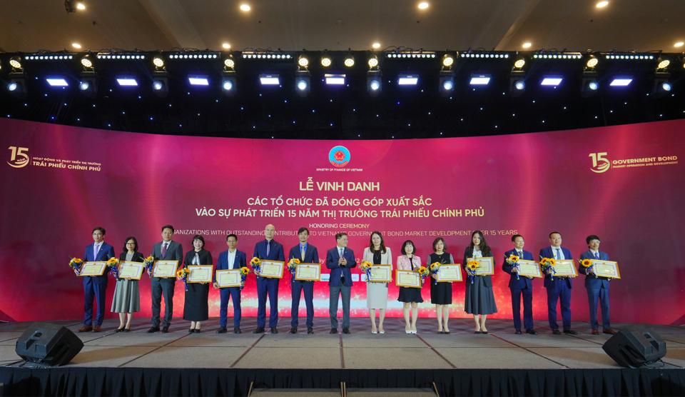 agribank-duoc-vinh-danhtop-10-nha-tao-lap-thi-truong-trai-phieu-chinh-phu-viet-nam