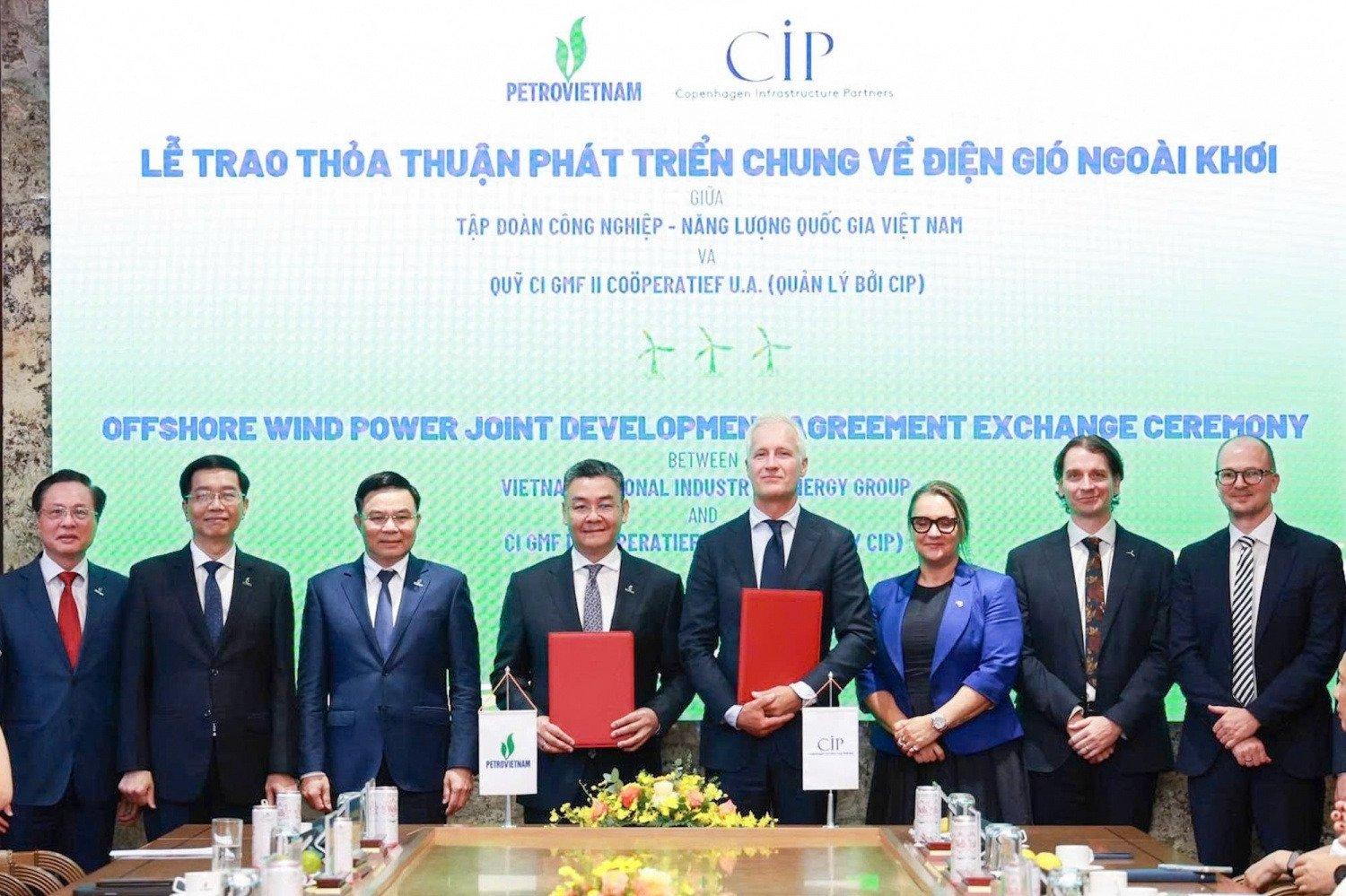 Petrovietnam, tập đoàn Đan Mạch bắt tay phát triển điện gió ngoài khơi