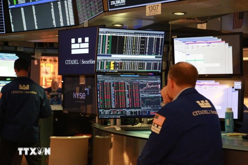 nhan-to-dia-chinh-tri-chi-phoi-thi-truong-chung-khoan-au-my