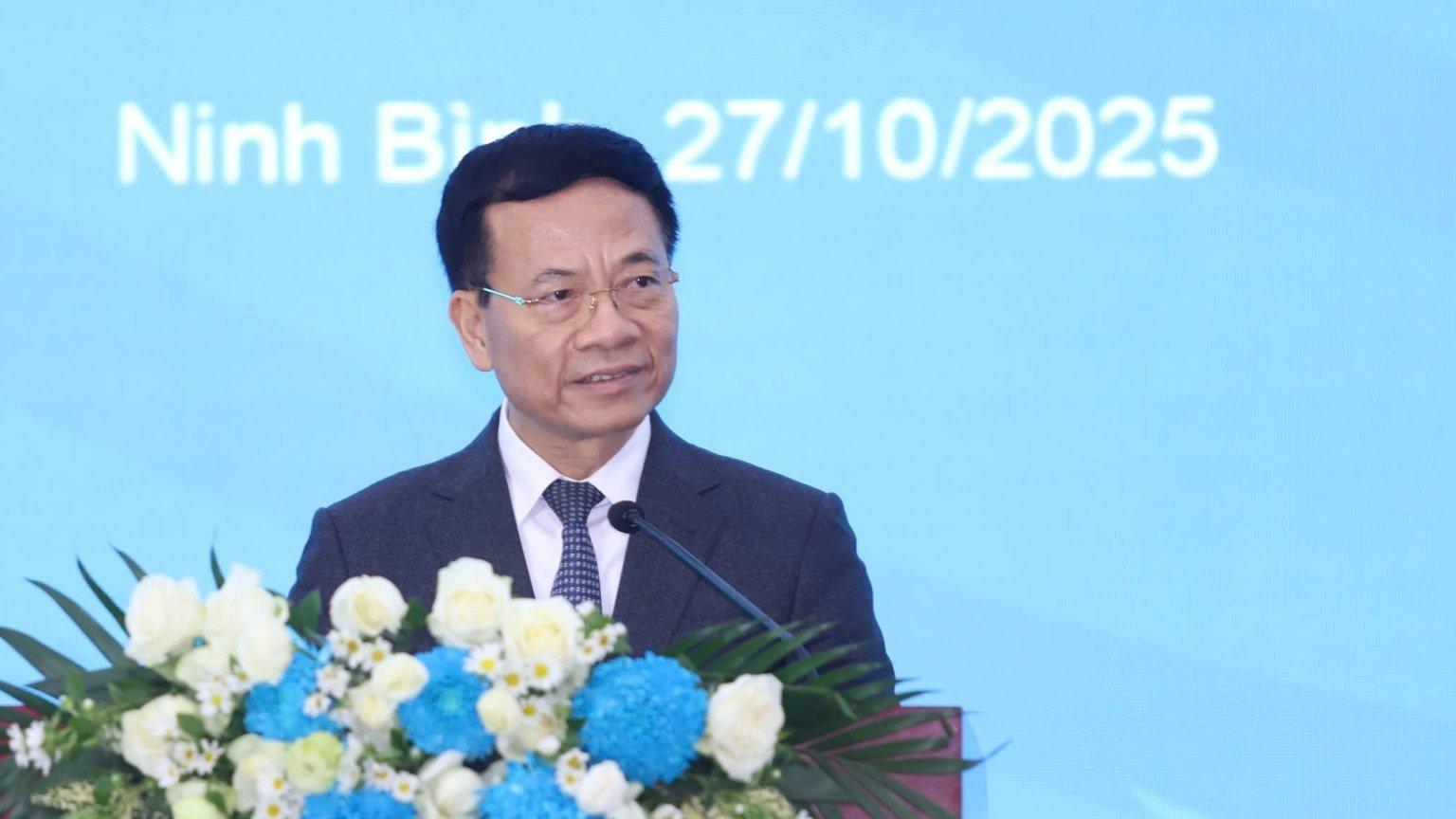 phat-trien-ai-hanh-lang-hep-giua-hon-loan-va-kiem-soat-tu-do-va-so-hai