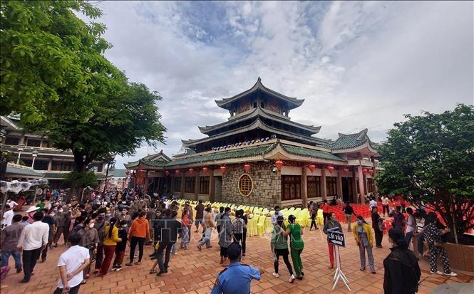 top-cong-ty-du-lich-khach-san-va-resort-uy-tin-nhat-nam-2024