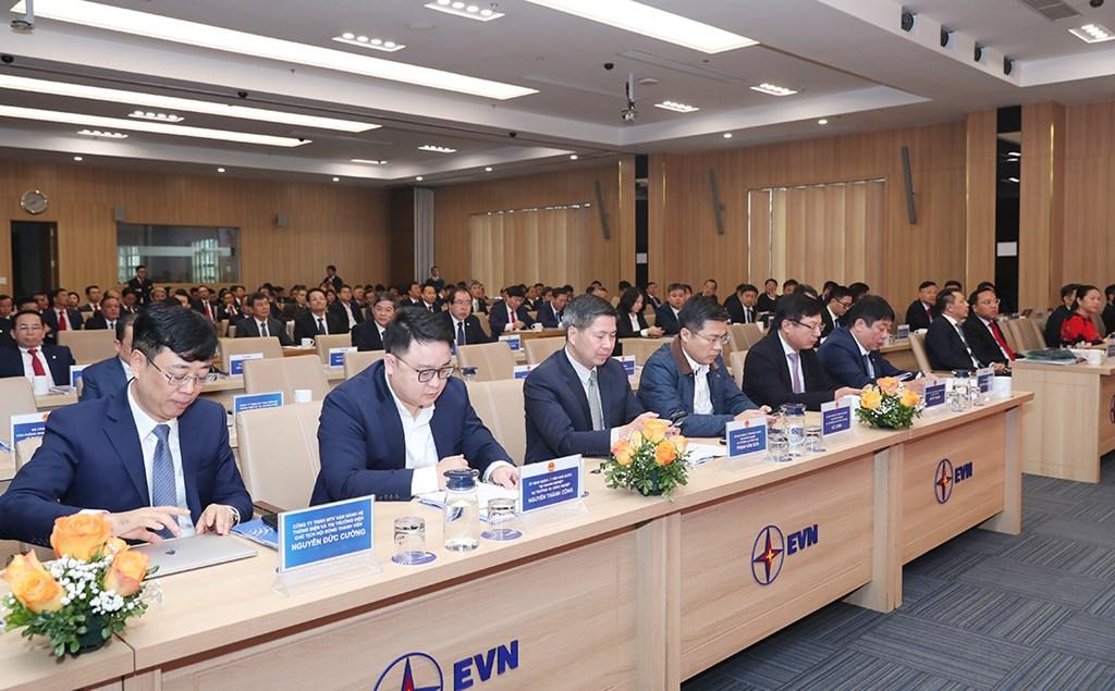 evn-nam-2025-tong-von-dau-tu-toan-tap-doan-du-kien-dat-gan-110000-ty-dong