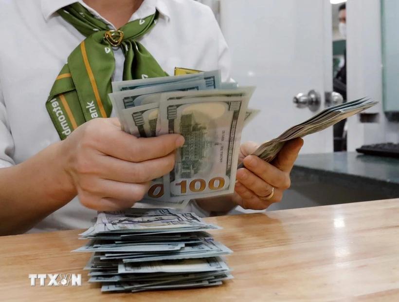 ty-gia-ngay-224-dong-usd-tai-ngan-hang-thuong-mai-giam
