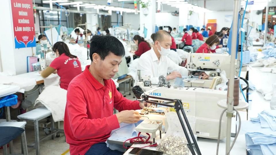 go-nut-that-de-doanh-nghiep-but-toc-trong-ky-nguyen-moi